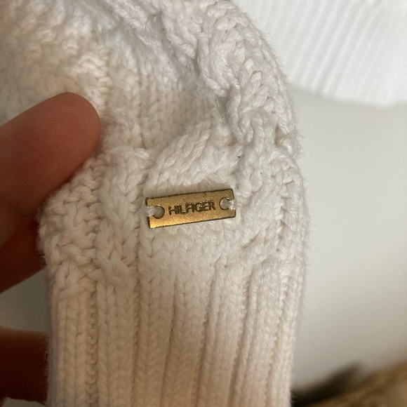 ๐ Tommy Hilfiger Chunky White Cable Knit Sweater - Picture 8 of 8